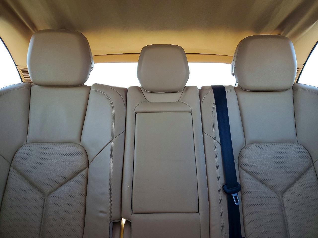 2011 Porsche Cayenne s