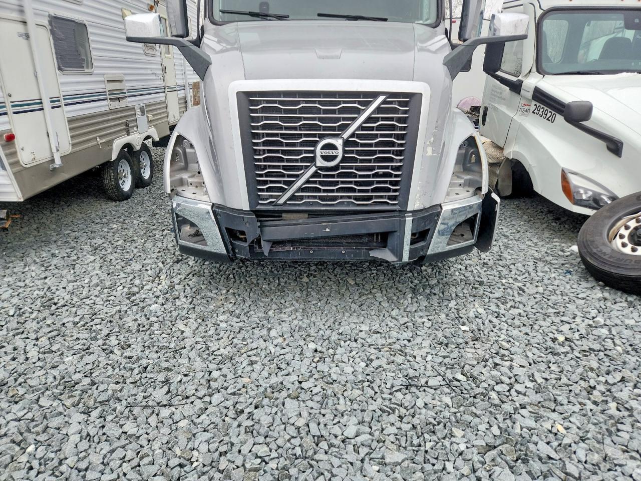 2021 Volvo VNL Semi Truck