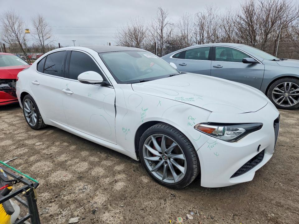 2018 Alfa Romeo Giulia Q4