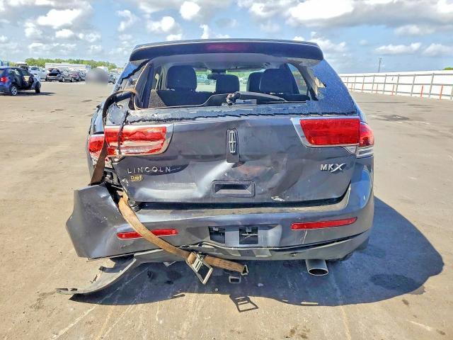 2013 Lincoln Townhouse MKX