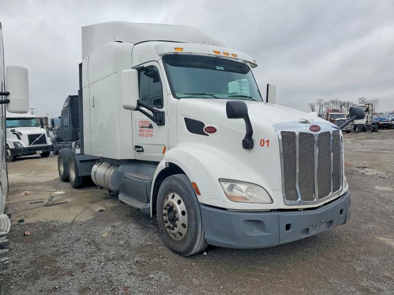 2019 Peterbilt 579 Semi Truck