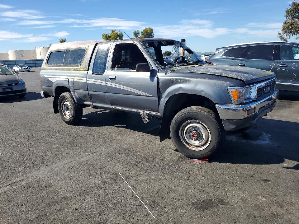 1990 Toyota Pickup Deluxe