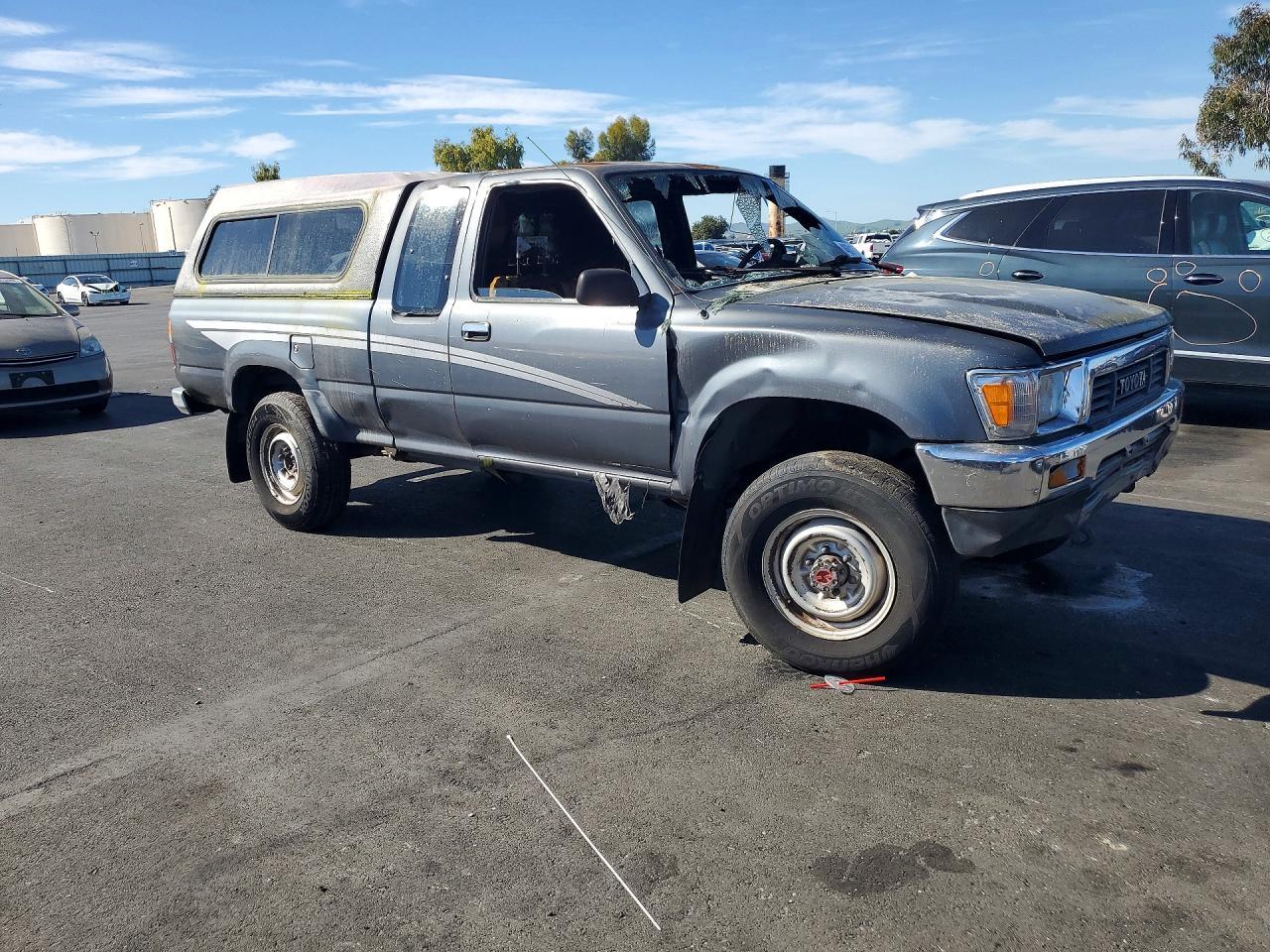 1990 Toyota Pickup Deluxe