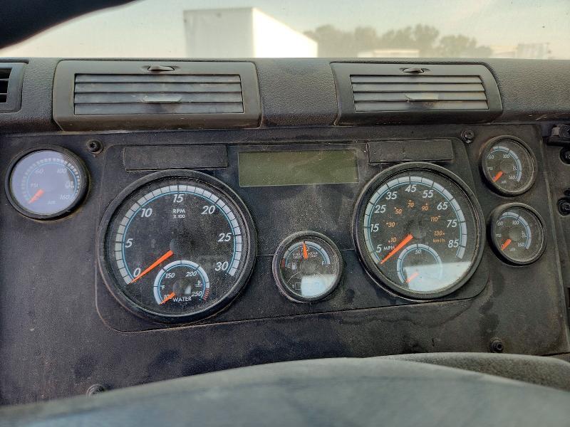 2015 Freightliner Cascadia Semi Truck