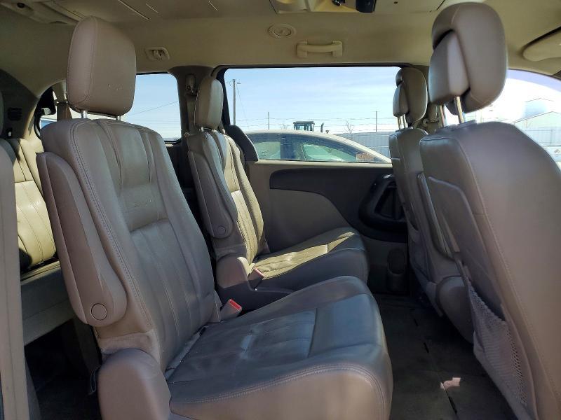 2016 Chrysler Town & Country Touring