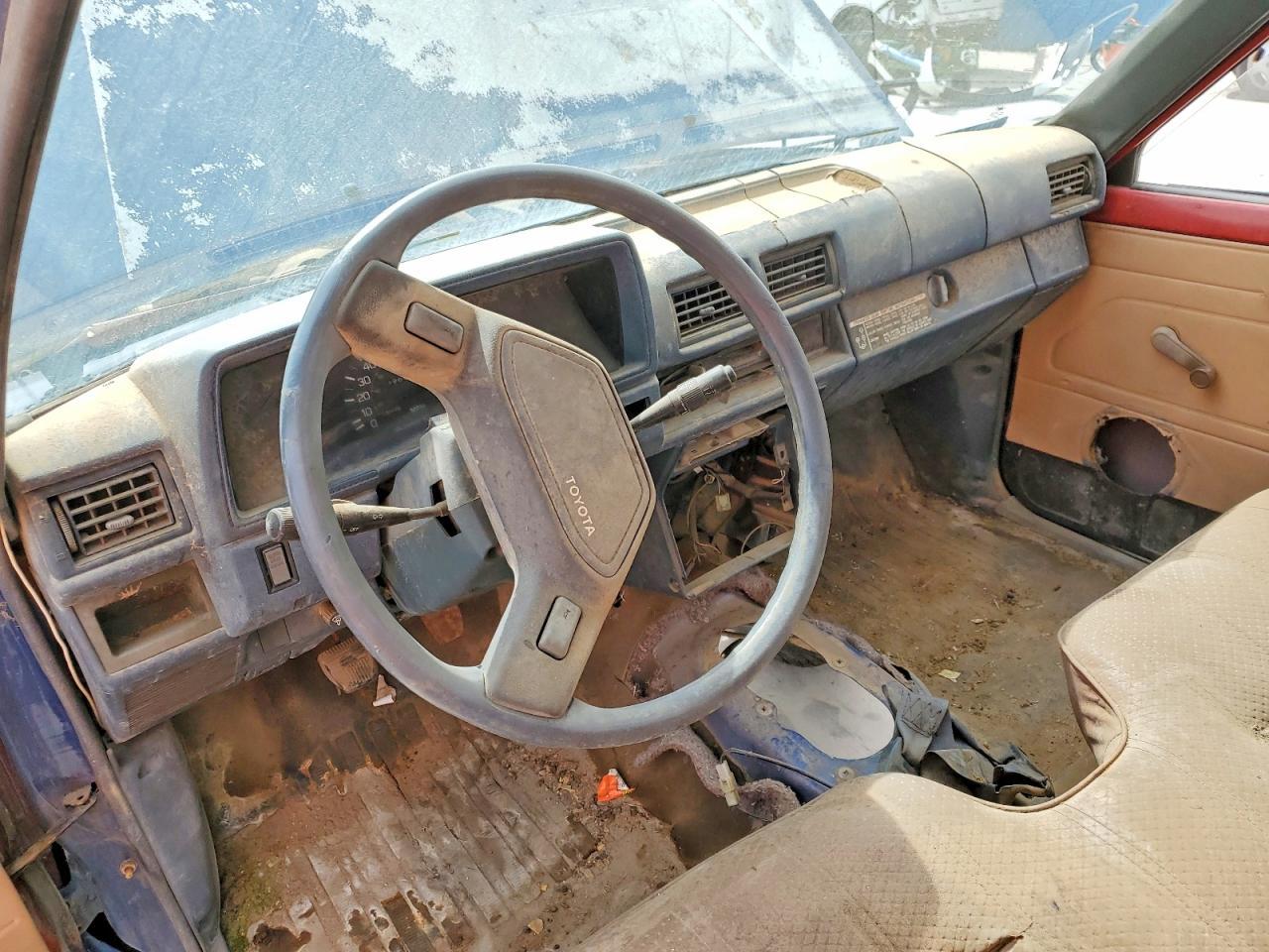 1987 Toyota Pickup Deluxe
