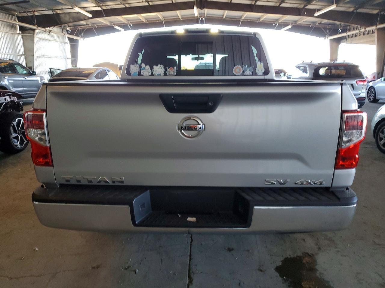 2017 Nissan Titan SV