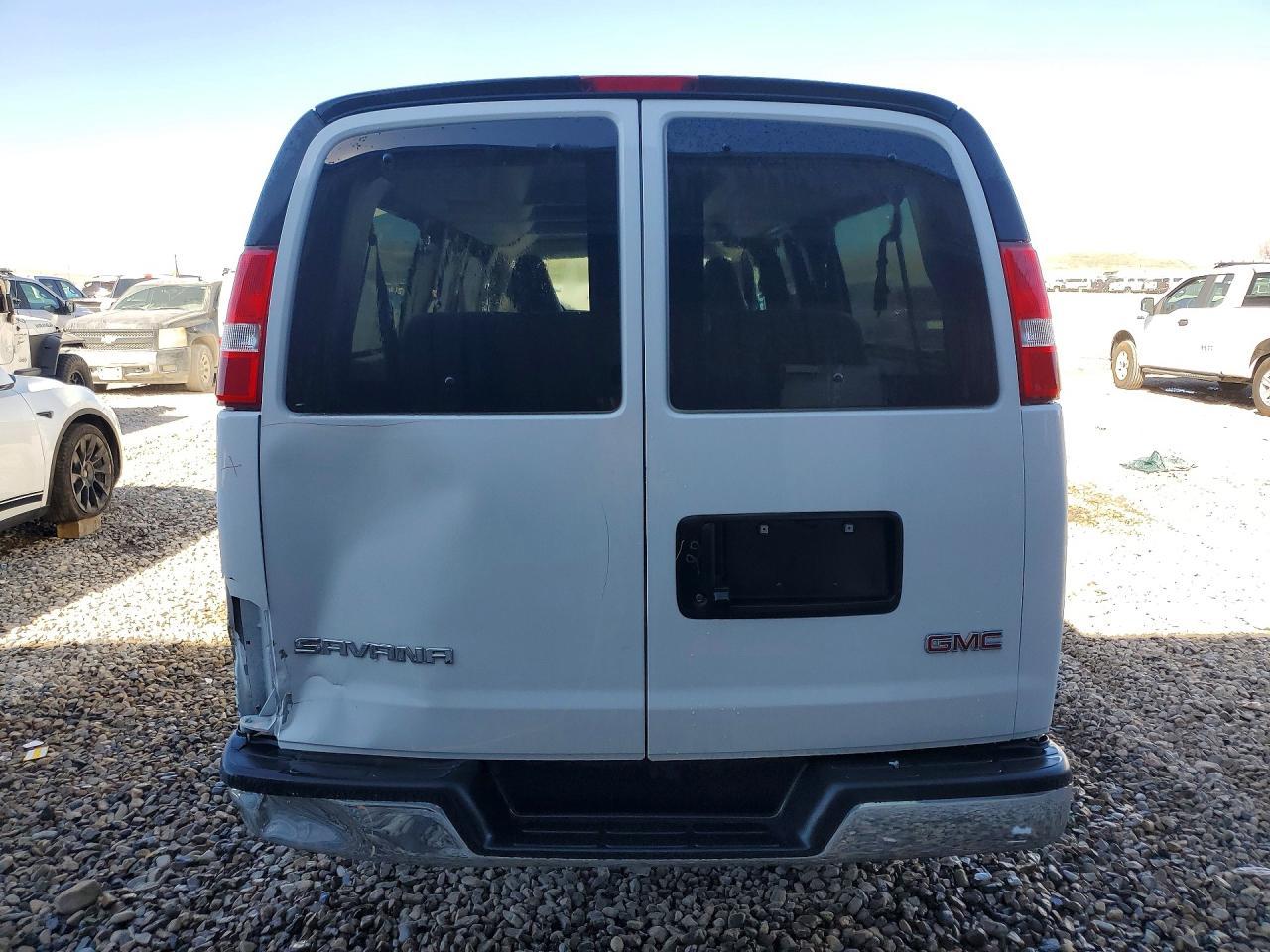 2025 GMC Savana G3500 LT