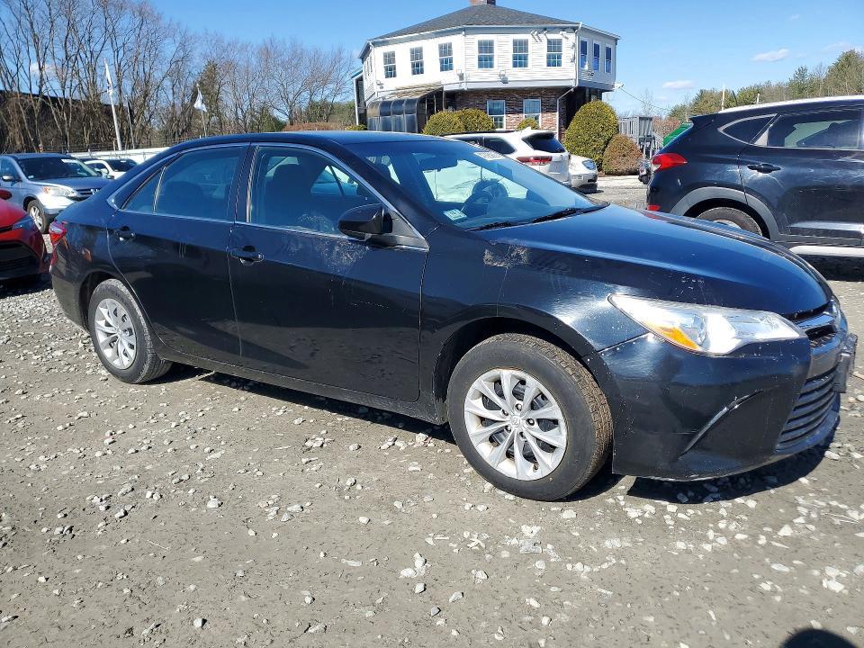 2016 Toyota Camry Hybrid le