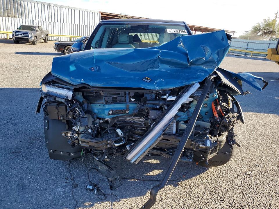 2025 Rivian R1S Adventure