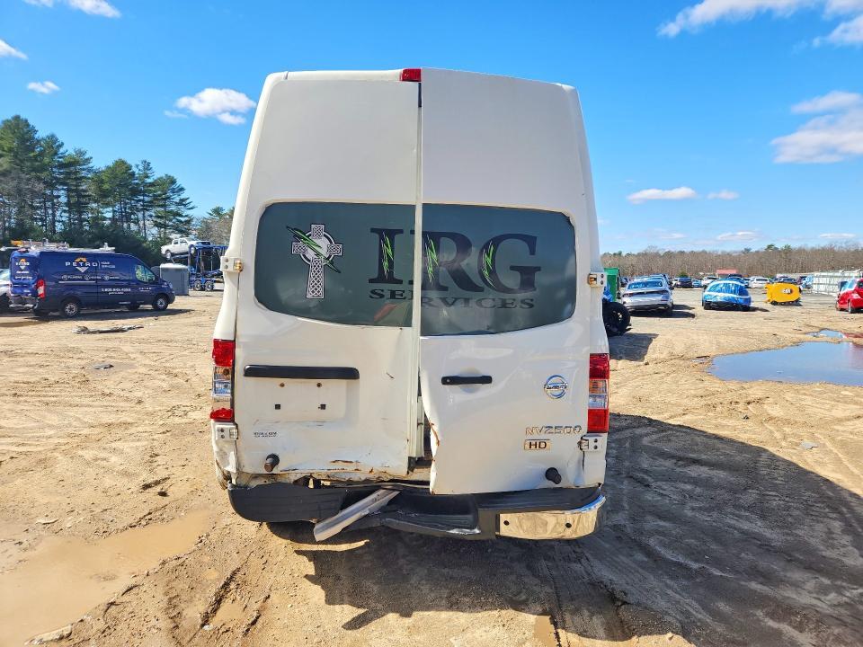 2012 Niss NV 2500 HD S