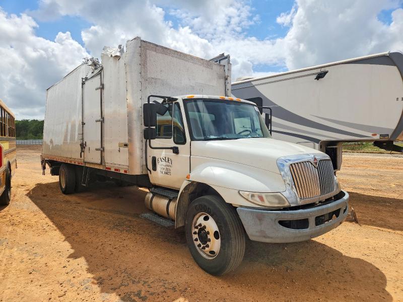 2018 International 4300 box Truck