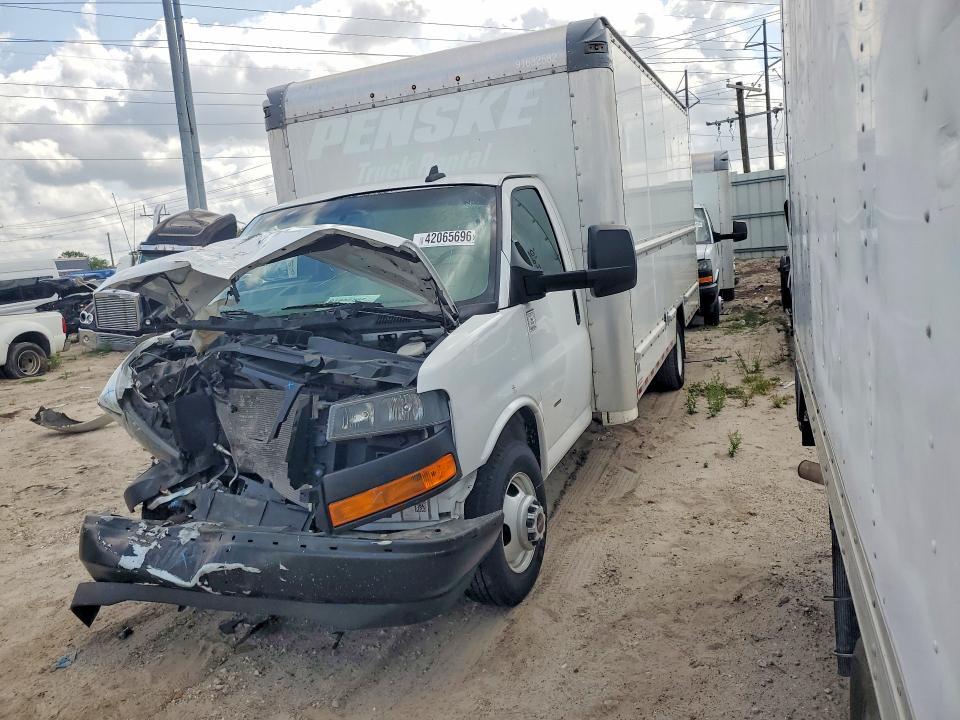 2023 GMC Savana BOX Truck