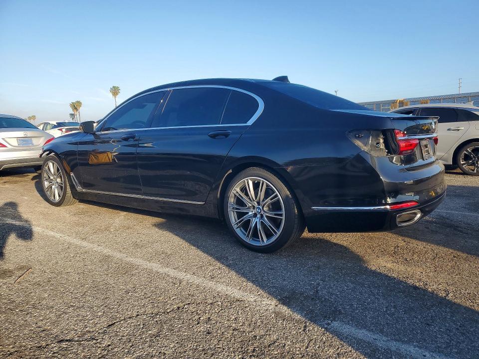 2019 BMW 740 i