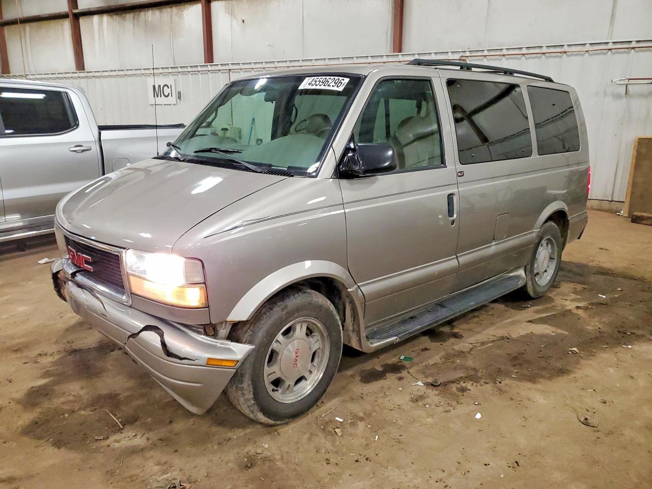 2003 GMC Safari XT