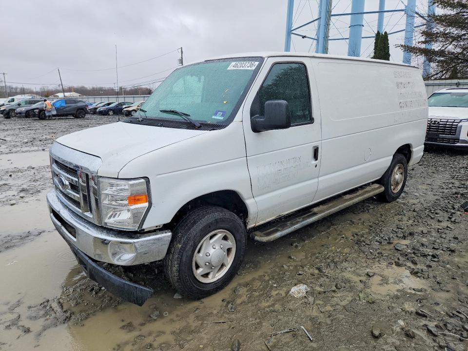 2013 Ford Econoline E250 van