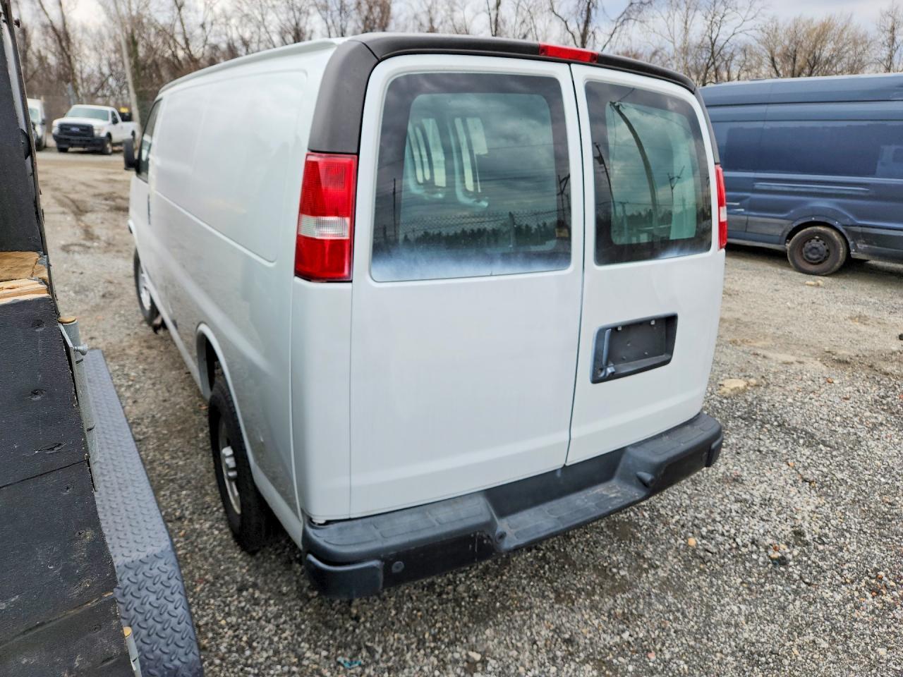 2021 Chevrolet Express G2500