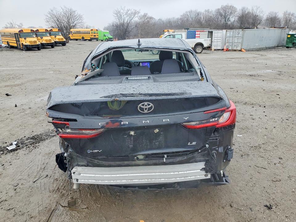 2025 Toyota Camry le