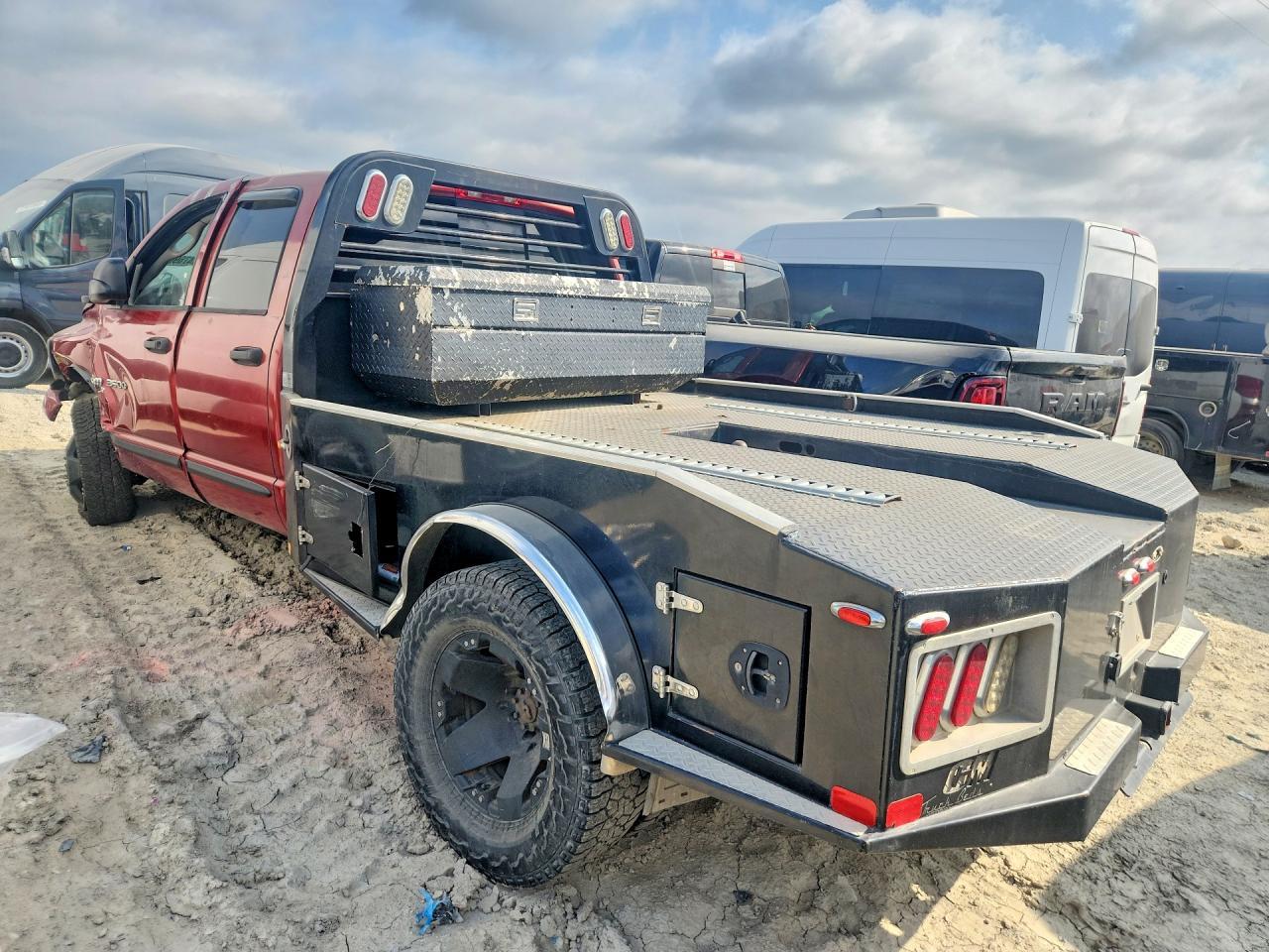 2006 Dodge RAM Flatbed Truck