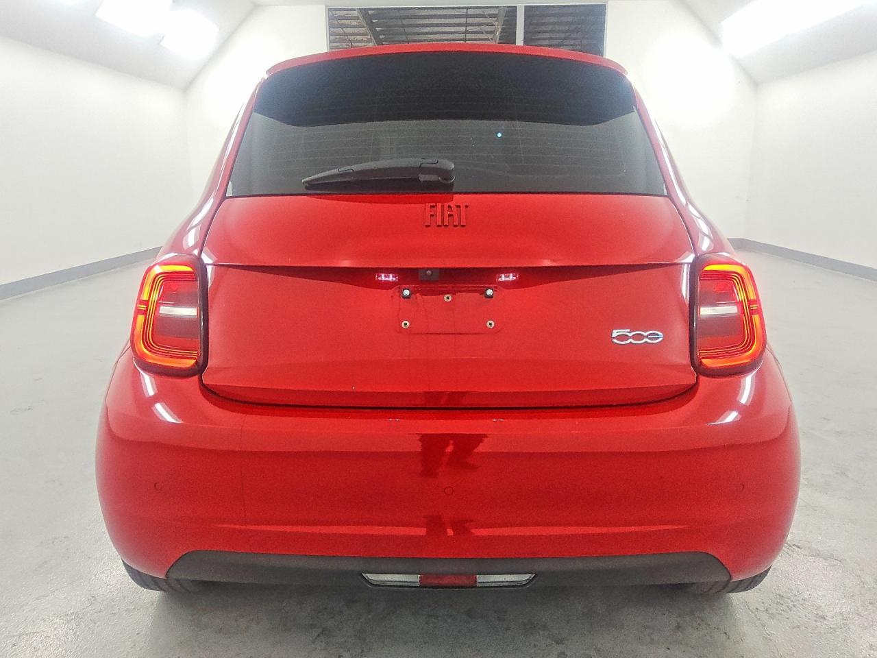 2024 Fiat 500 e red
