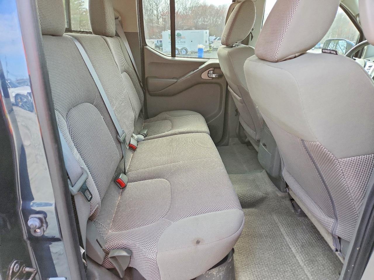 2015 Nissan Frontier SV