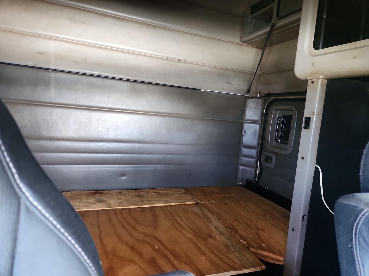 2007 Peterbilt 379 Semi Truck