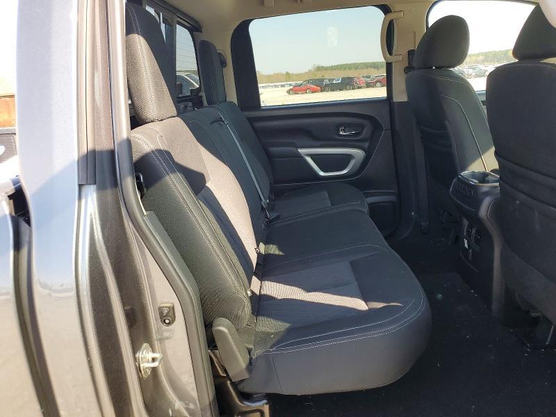 2018 Nissan Titan SV