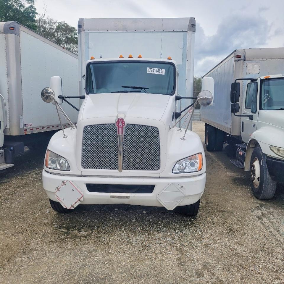 2013 Kenworth T300 BOX Truck