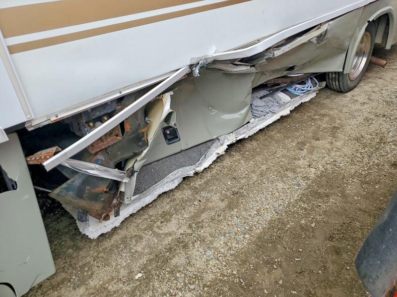 2003 Workhorse Custom Chassis P32 RV