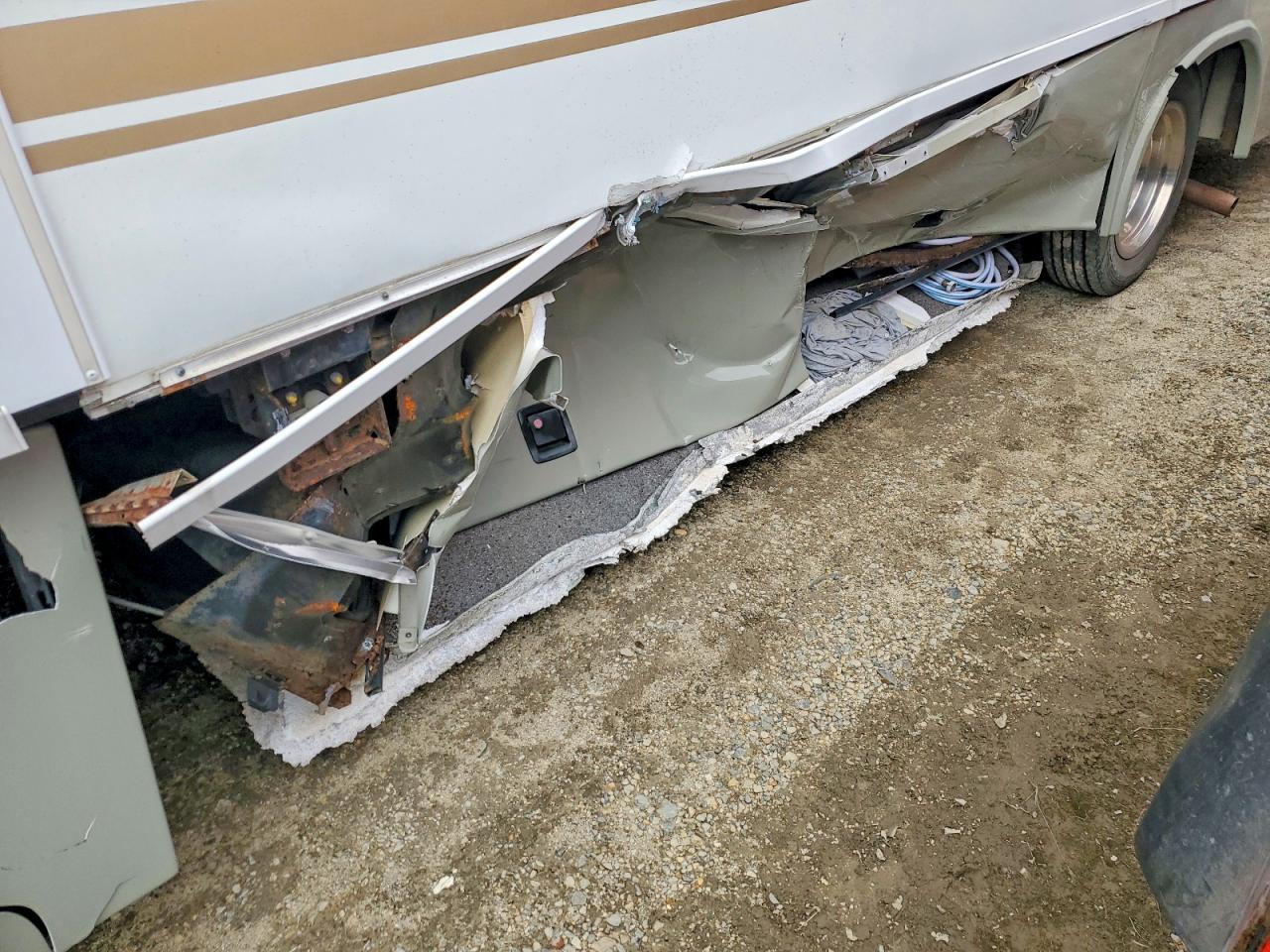 2003 Workhorse Custom Chassis P32 RV