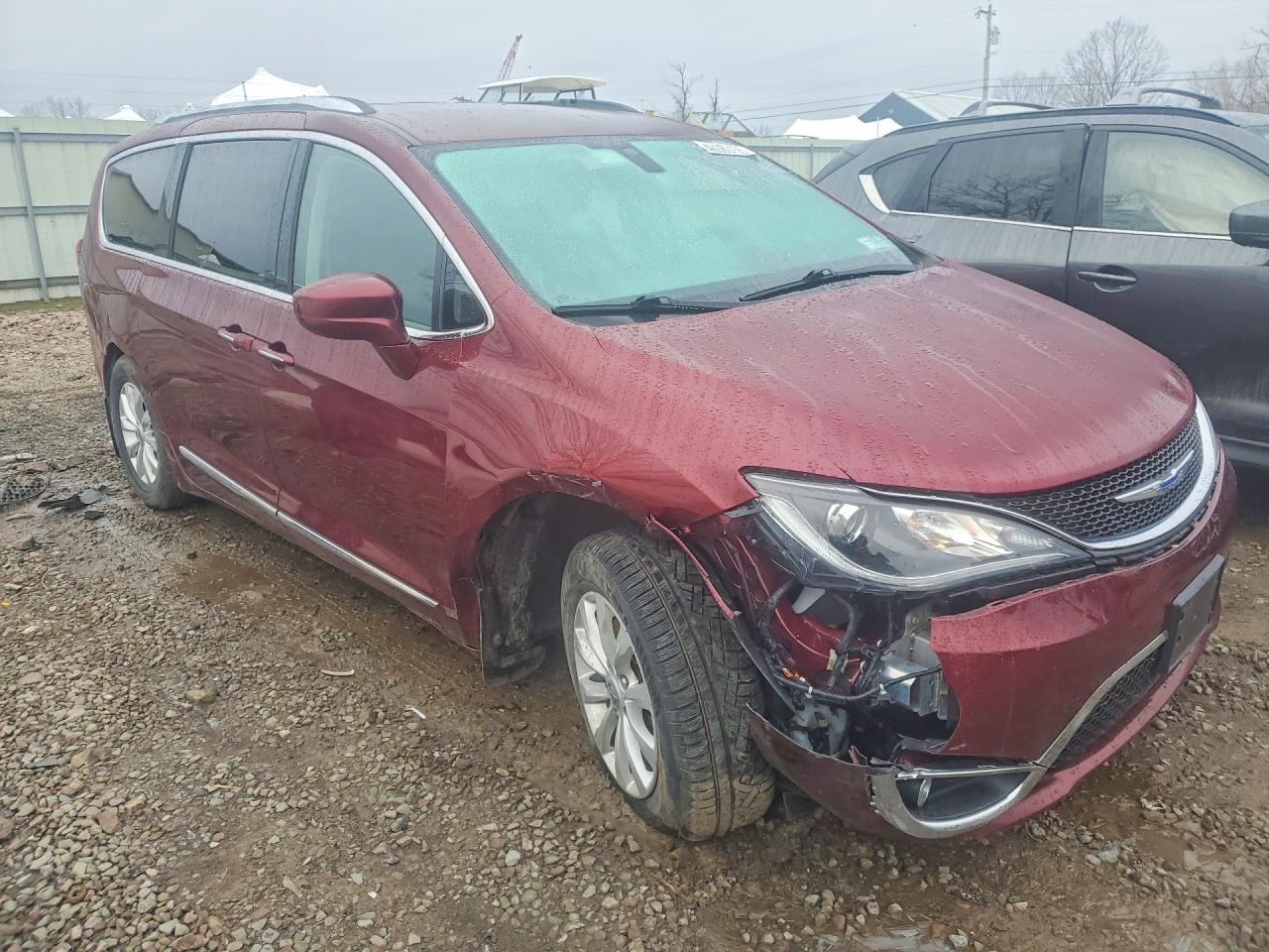 2018 Chrysler Pacifica Touring l