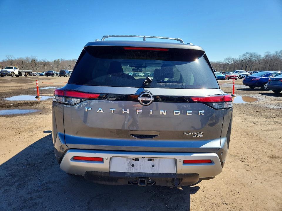 2022 Nissan Pathfinder Platinum