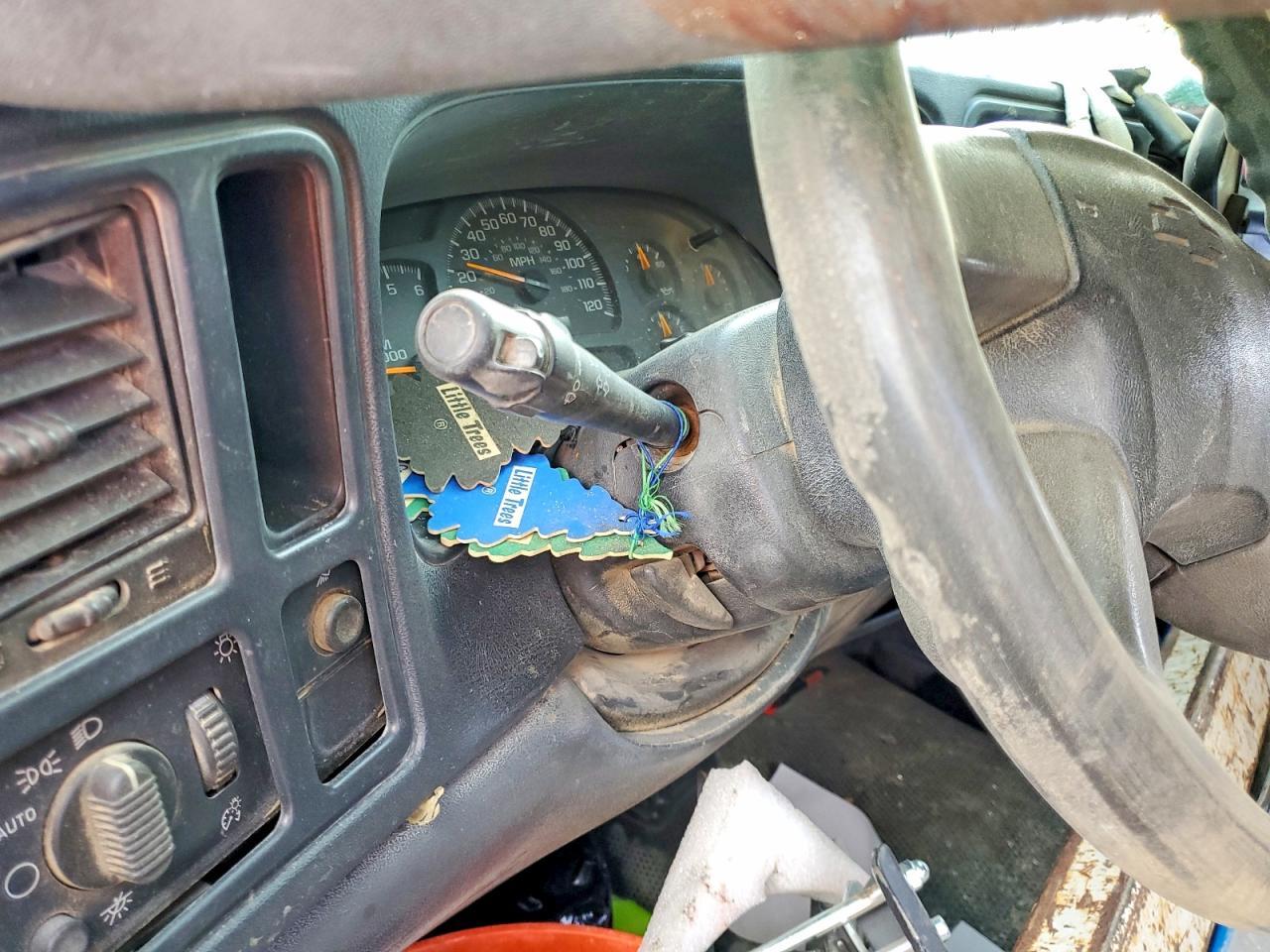 2005 Chevrolet Silverado Flatbed Truck