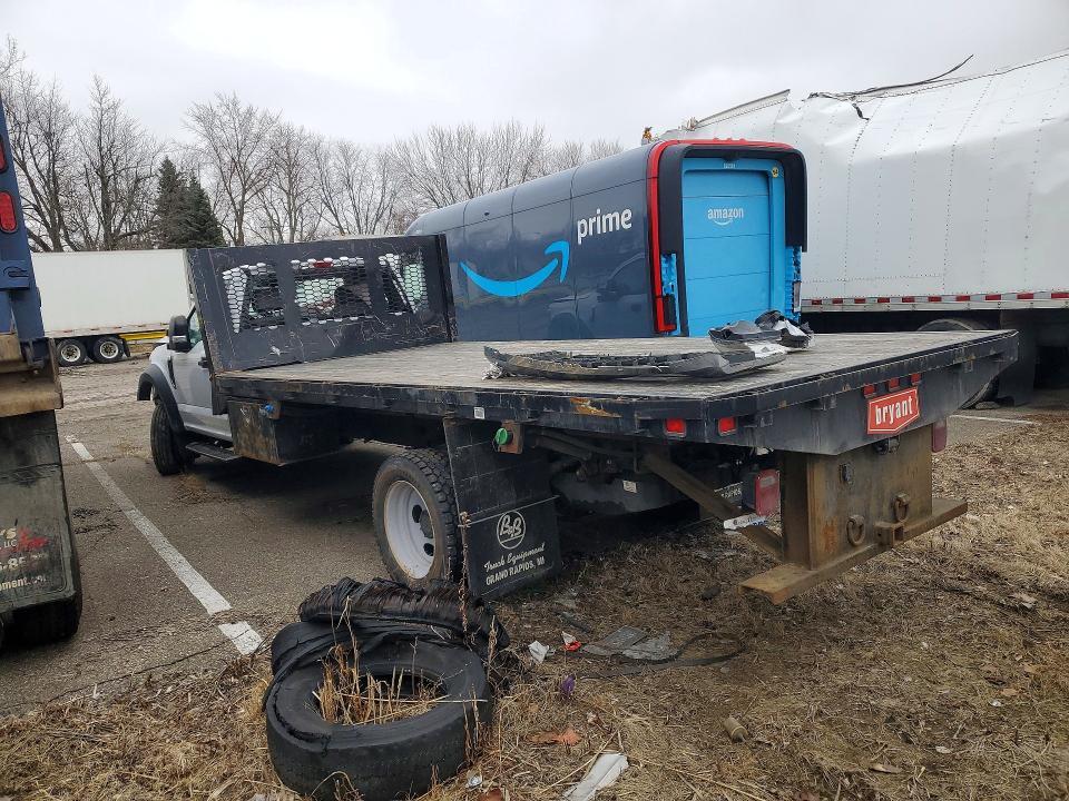 2022 Ford F550 Super Duty Flatbed Truck