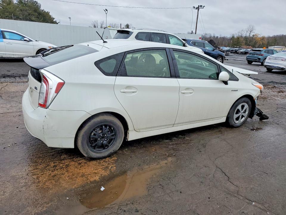 2015 Toyota Prius two