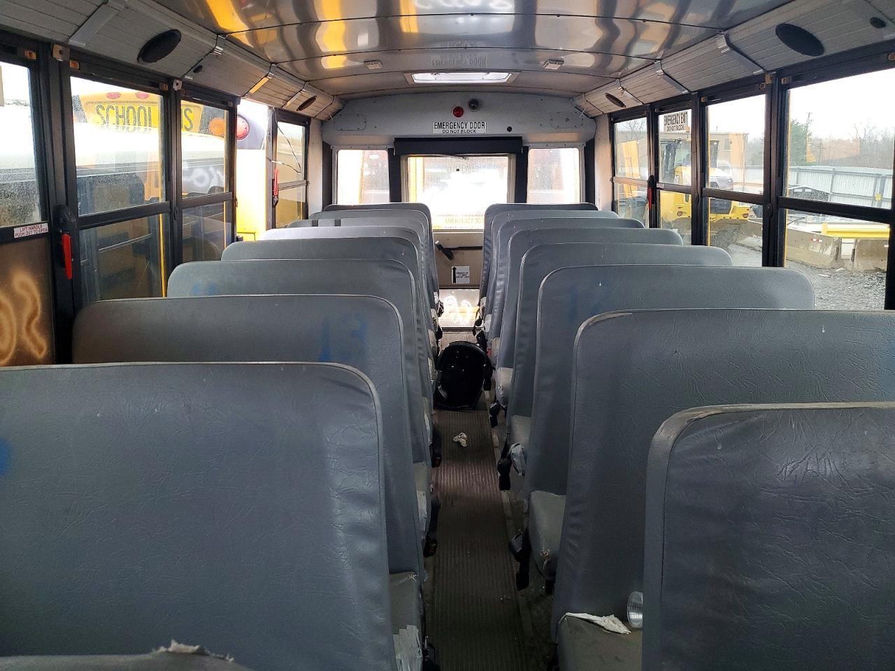 2012 Freigliner 2012 Thomas SAF-T-LINER C2-School Bus