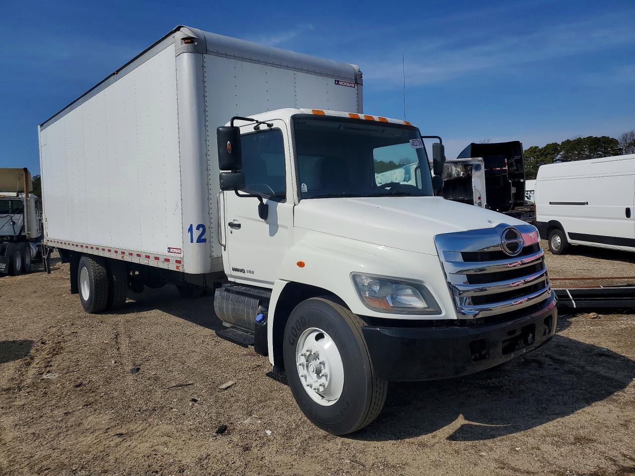 2019 Hino 258/268 BOX Truck