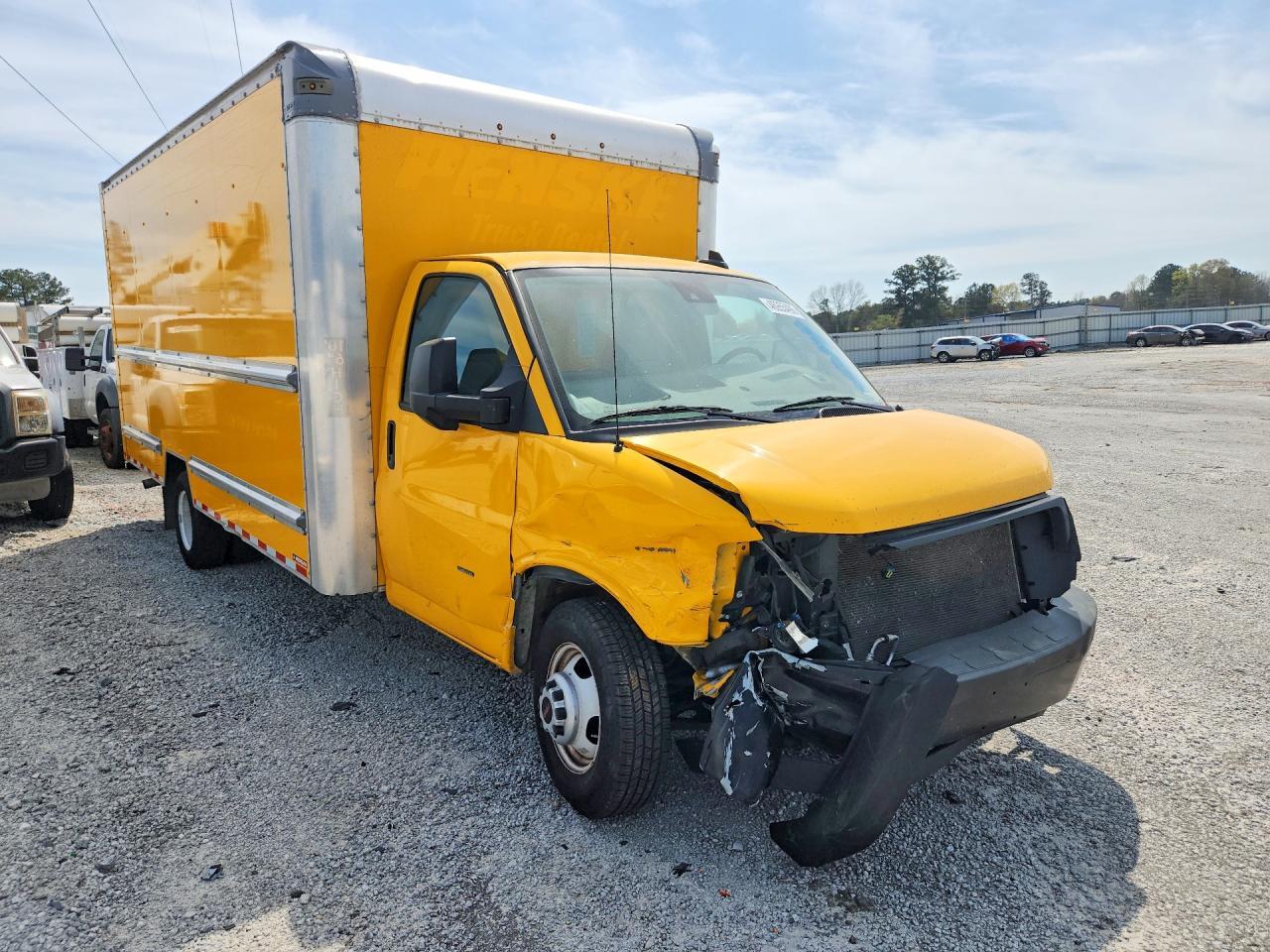 2022 GMC Savana BOX Truck