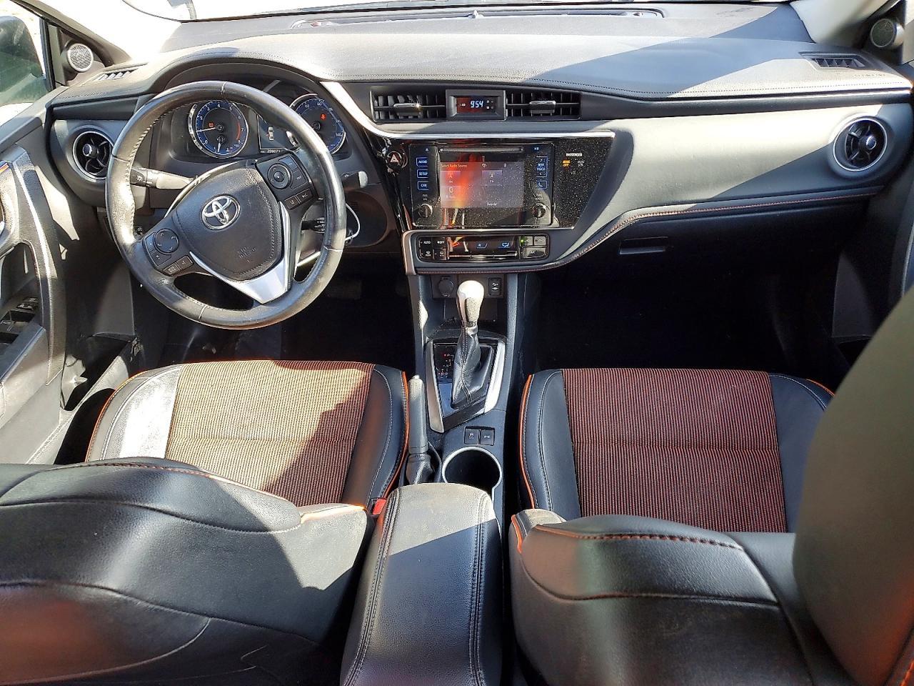 2017 Toyota Corolla se