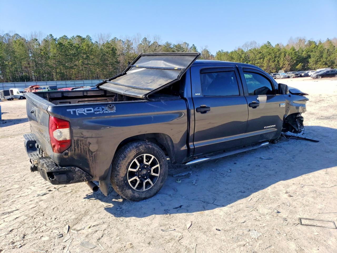 2017 Toyota Tundra SR5