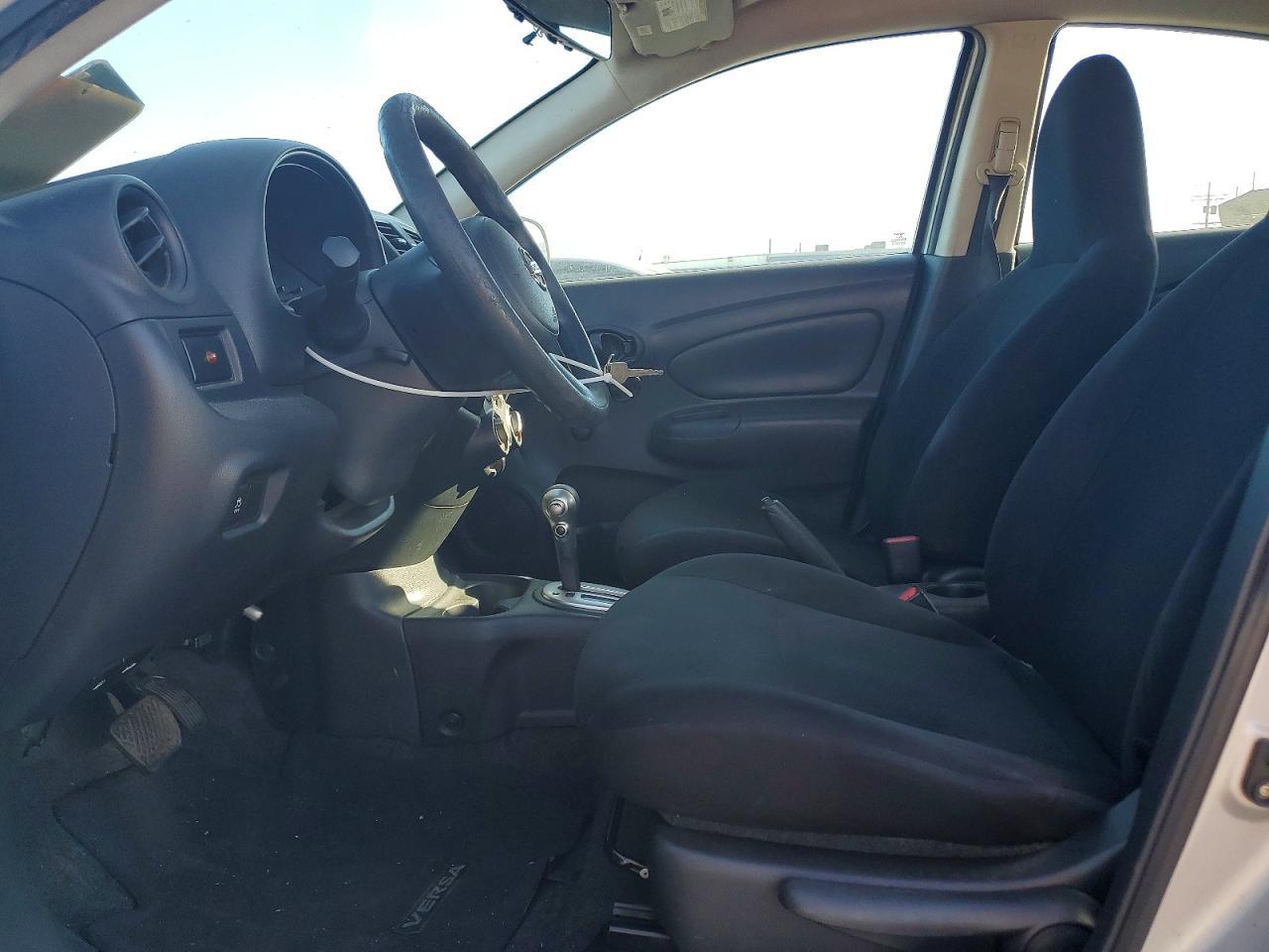 2013 Nissan Versa 1.6 s