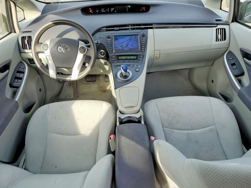 2010 Toyota Prius iii