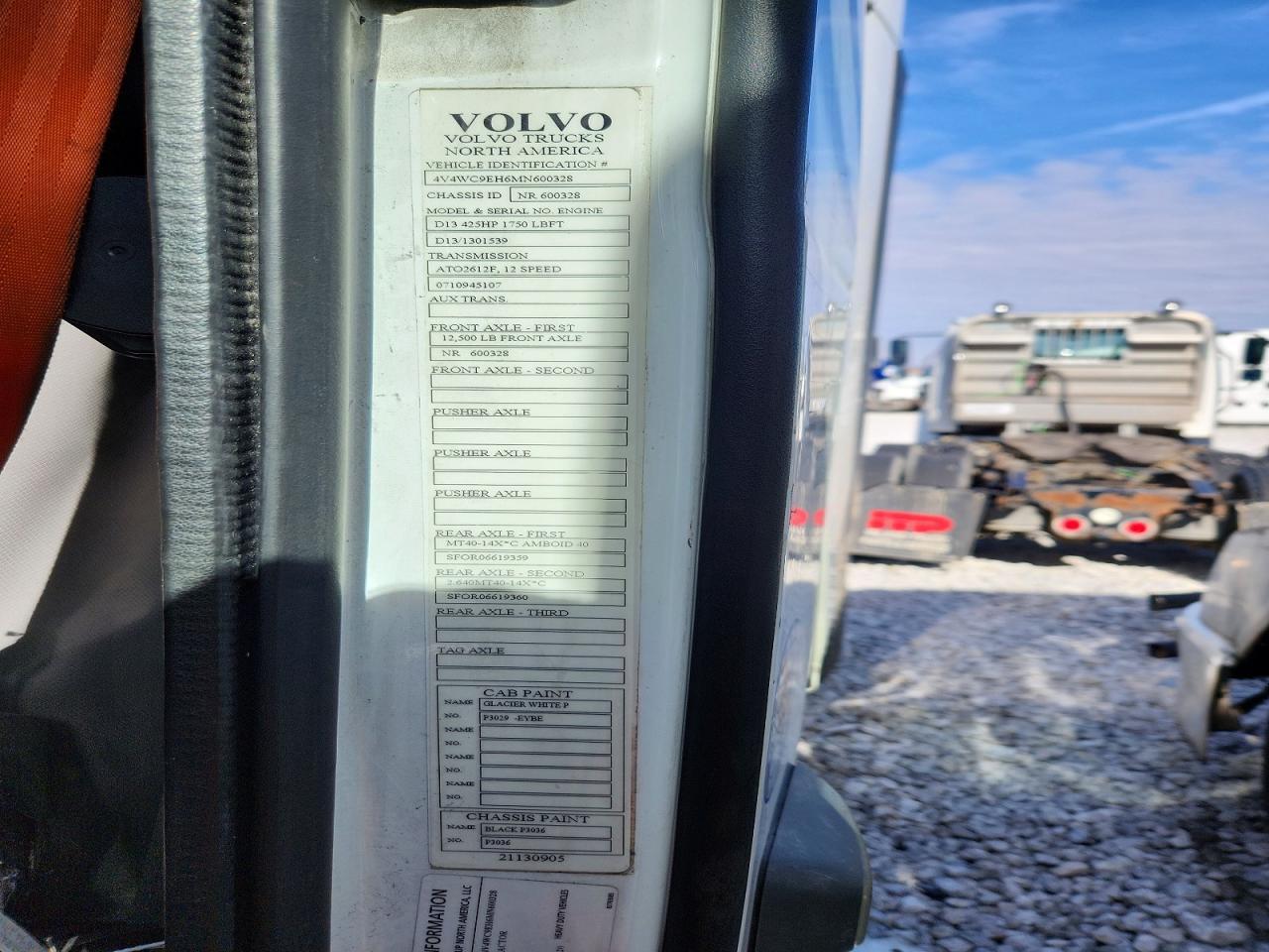 2021 Volv O VNR Semi Truck