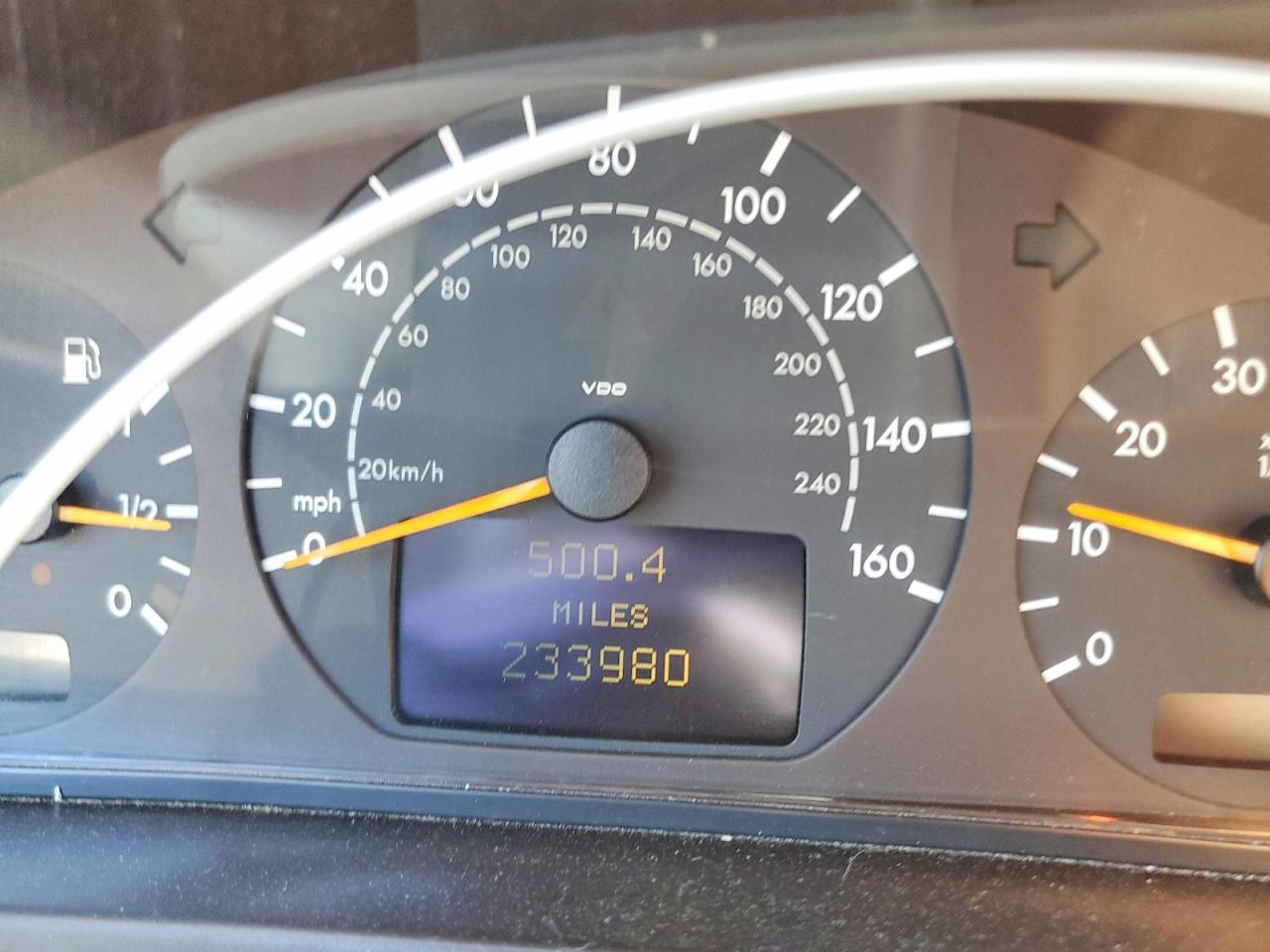 2001 Mercedes-Benz E 320