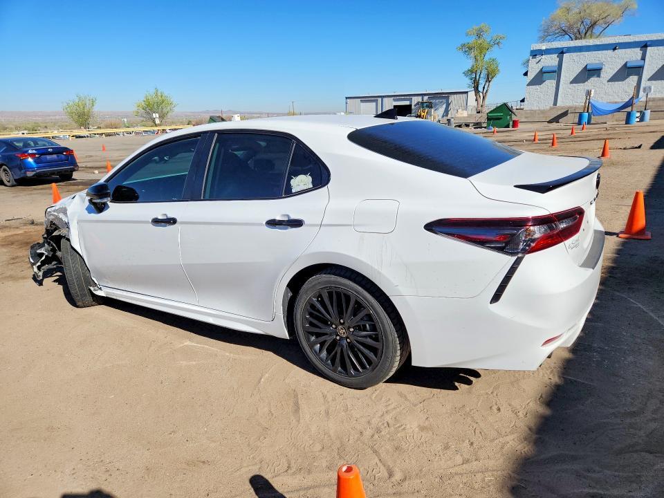 2022 Toyota Camry Hybrid se Nightshade