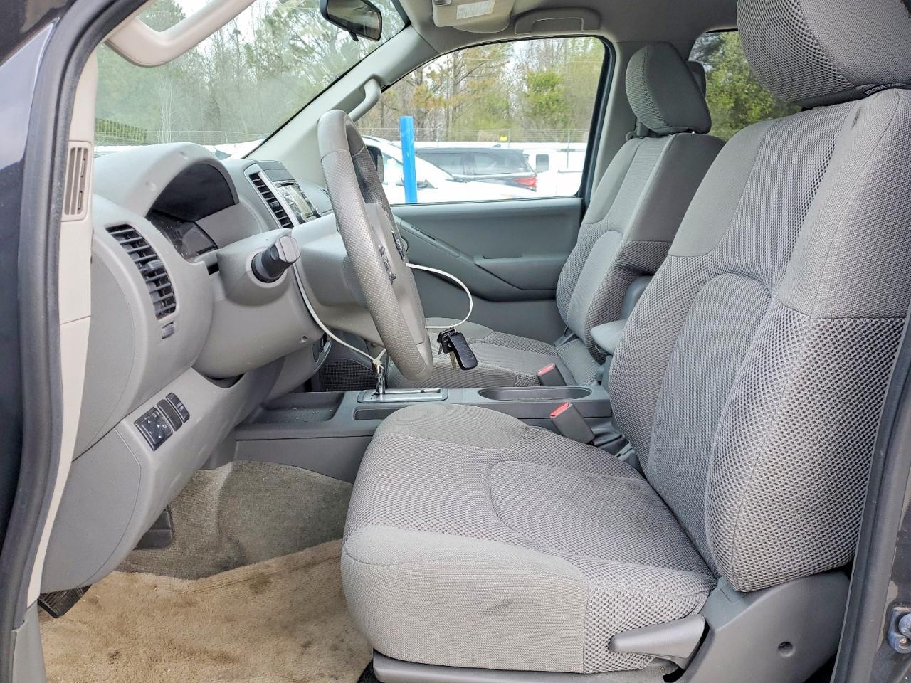 2014 Nissan Frontier SV