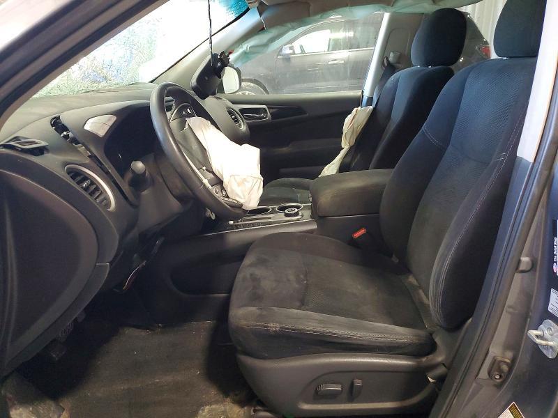 2016 Nissan Pathfinder sv