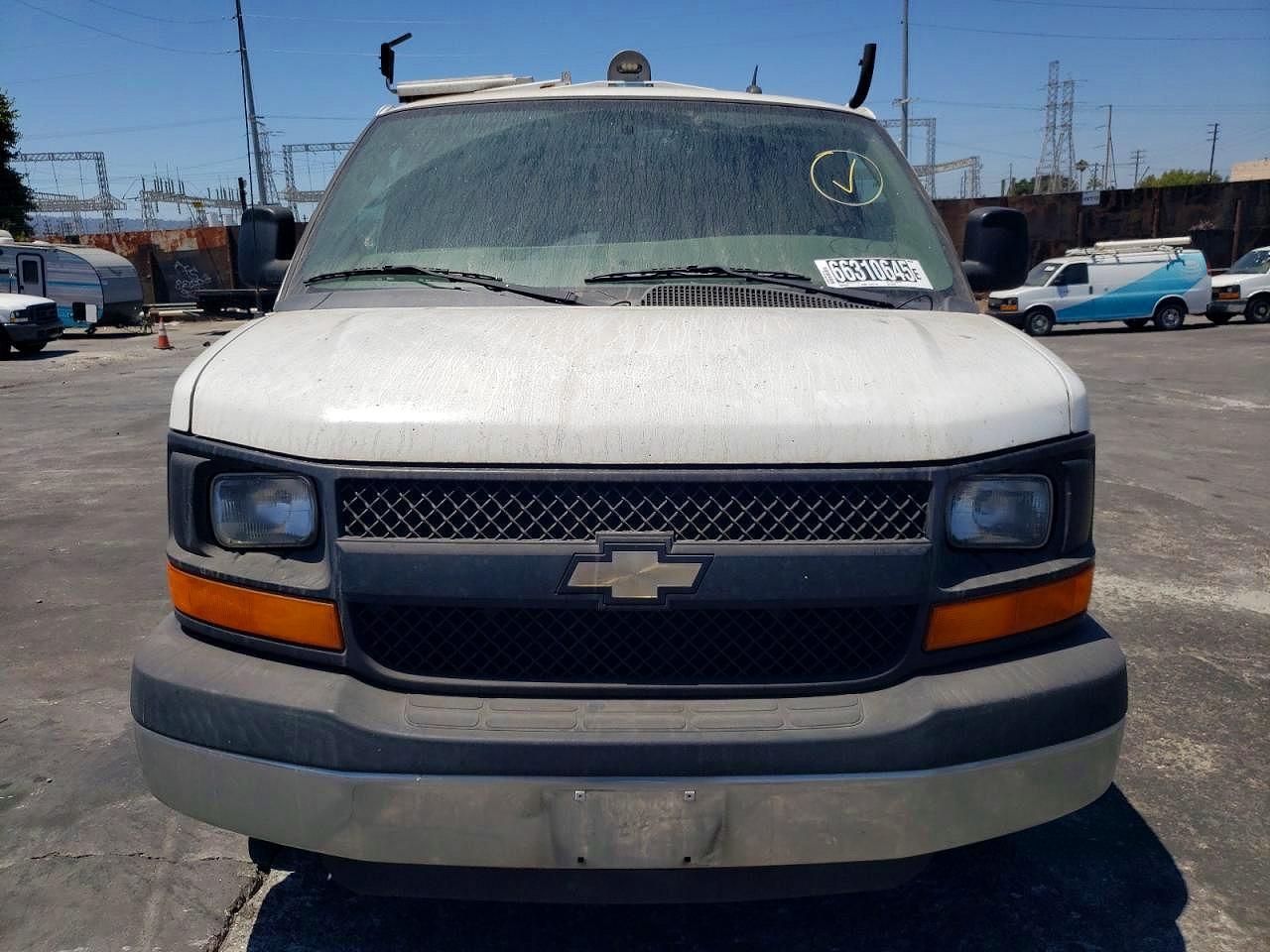 2014 Chev Express G2500 4LT
