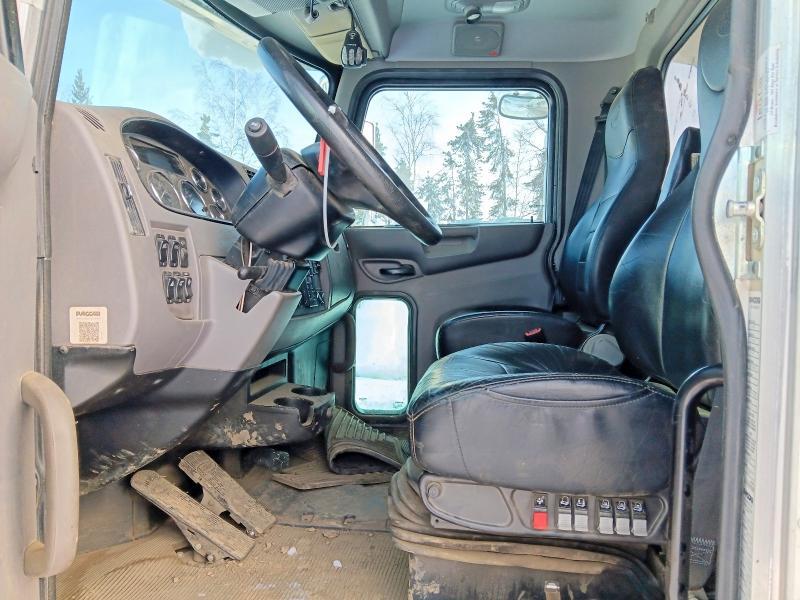 2019 Peterbilt 348