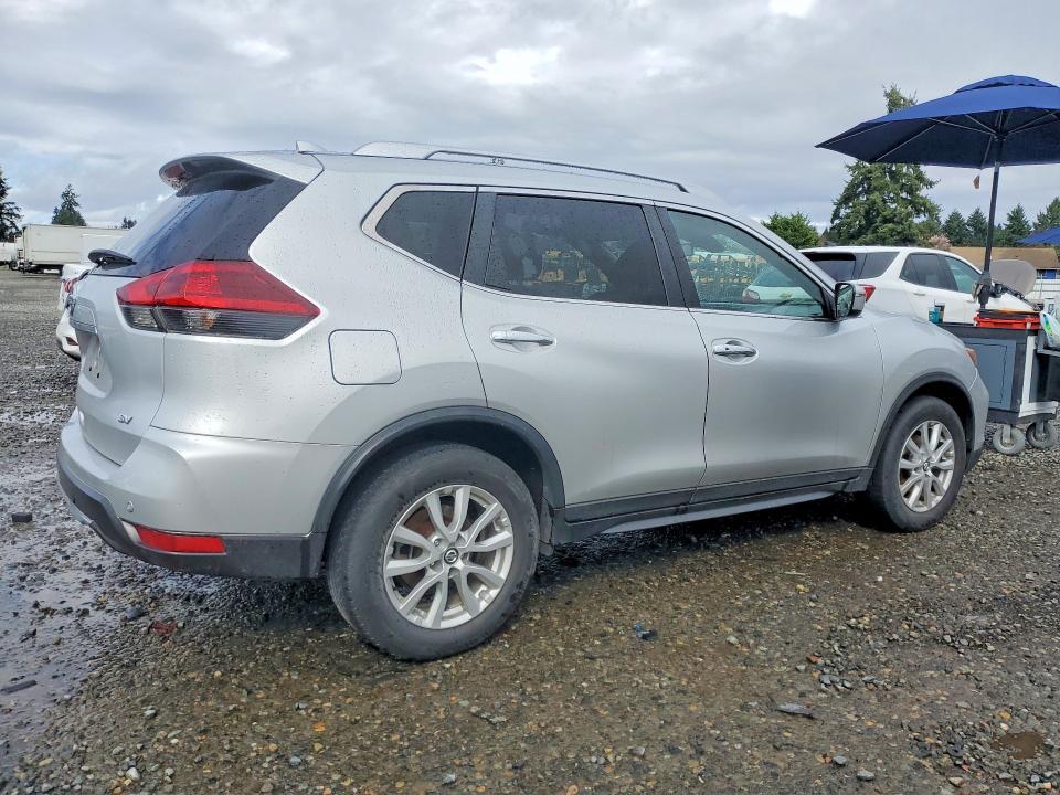 2020 Nissan Rogue sv
